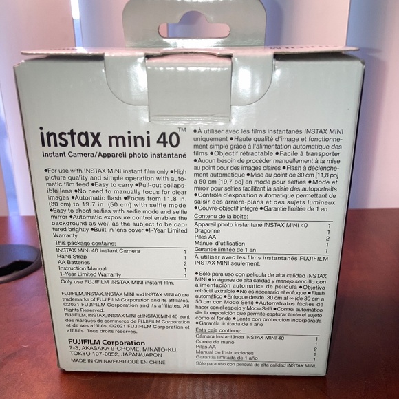 Barely Used Fujifilm Instax Mini 40 Instant Camera - Black - Picture 8 of 10